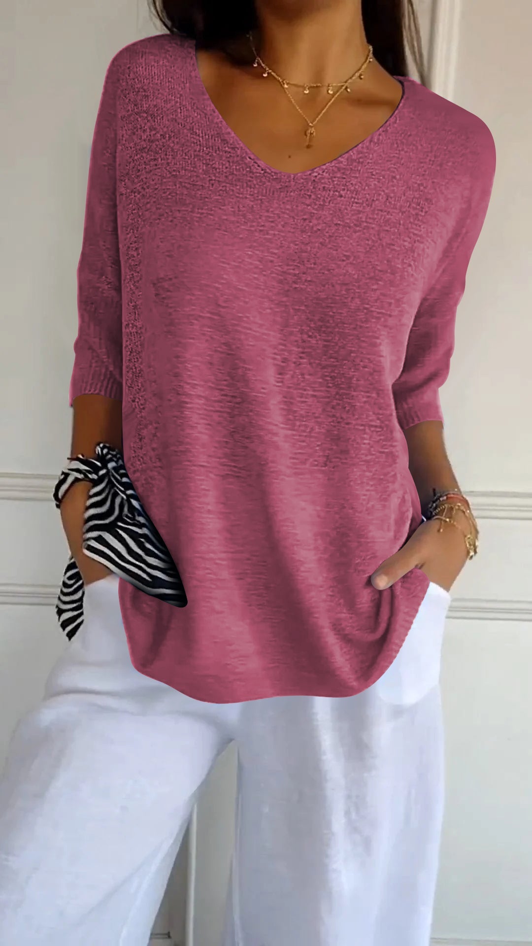 Pull par Elma™ - Pull tricoté uni à col en V