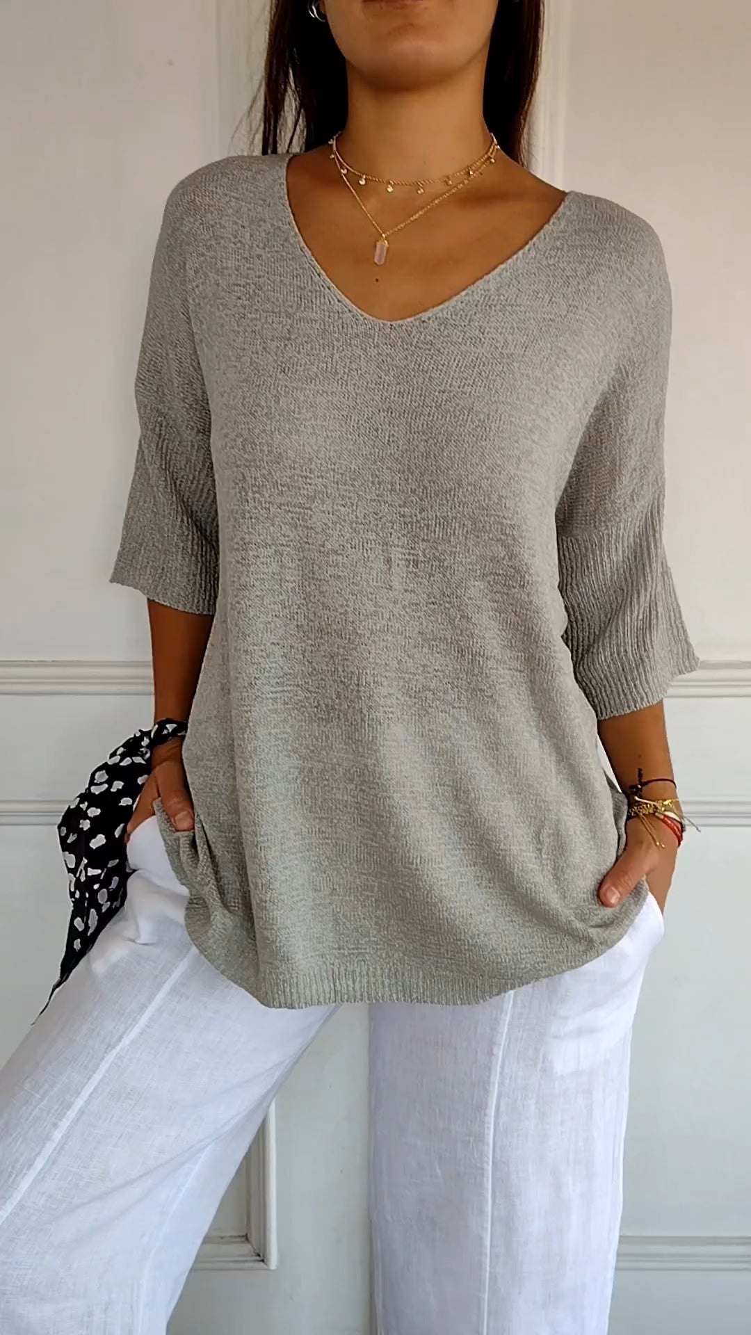 Pull par Elma™ - Pull tricoté uni à col en V