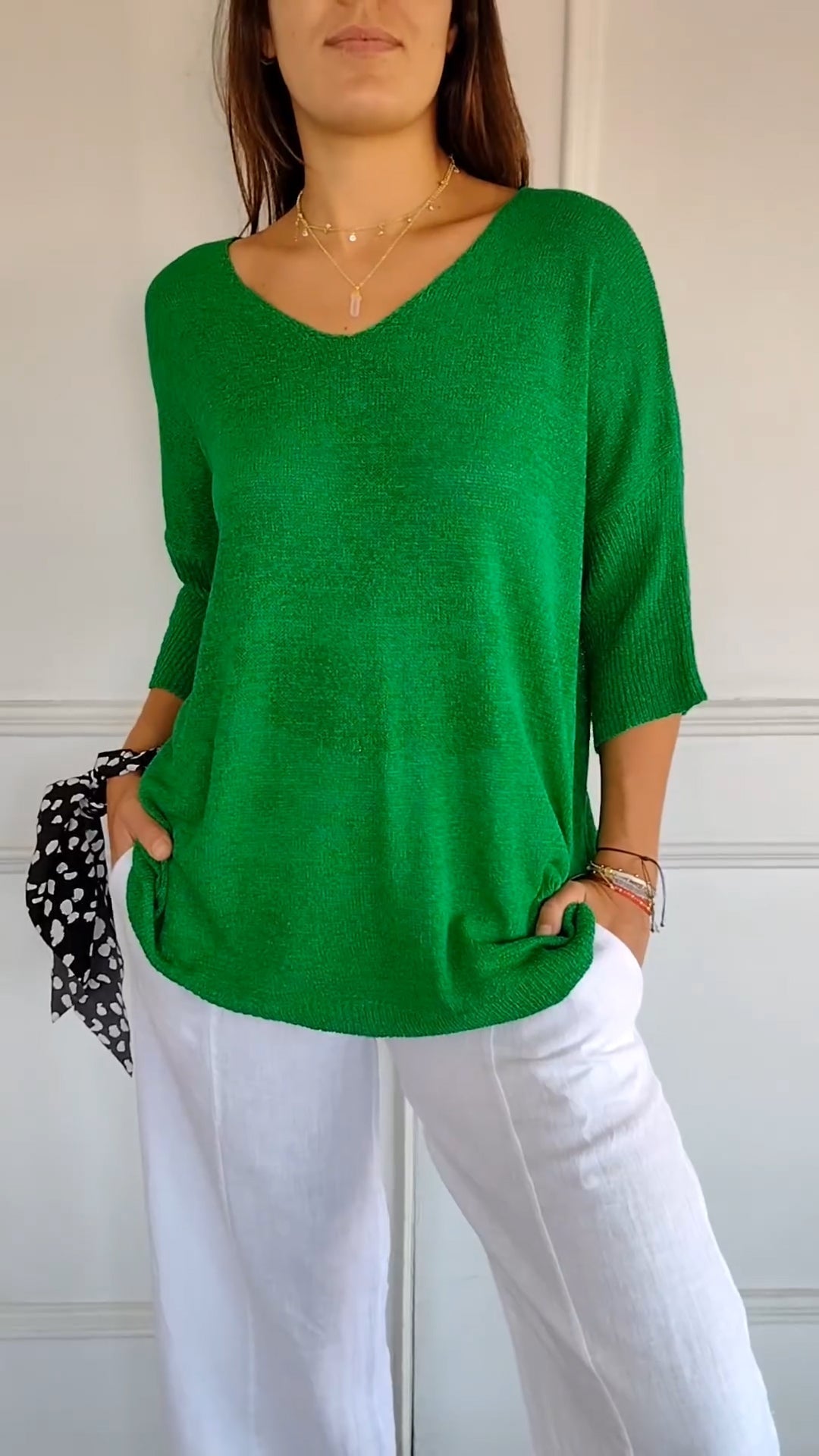 Pull par Elma™ - Pull tricoté uni à col en V