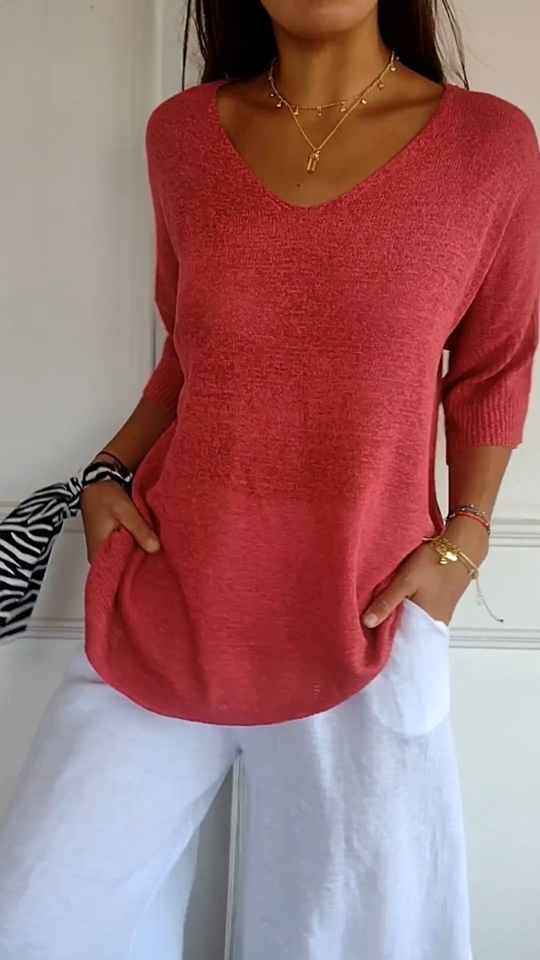 Pull par Elma™ - Pull tricoté uni à col en V